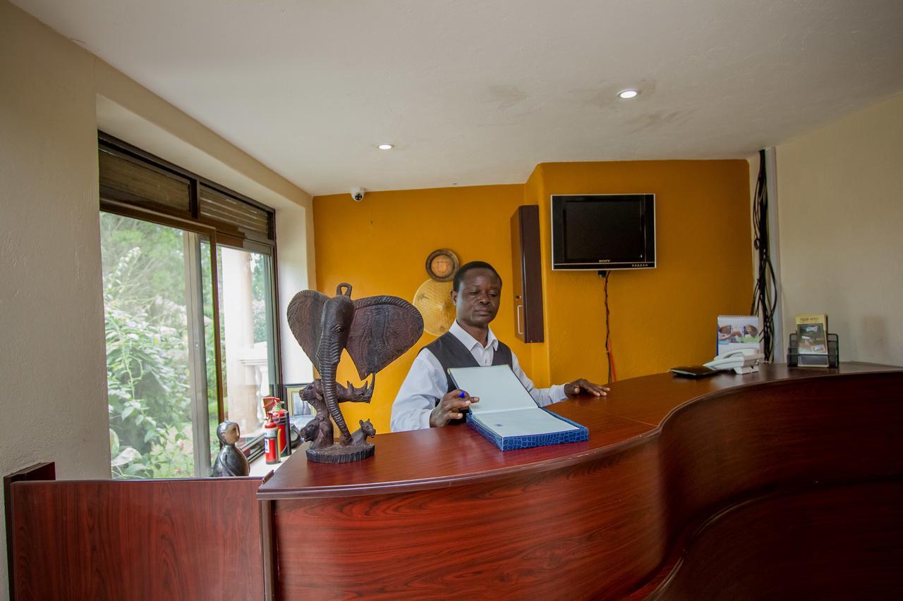 Tuzza Hotel Bushenyi 외부 사진